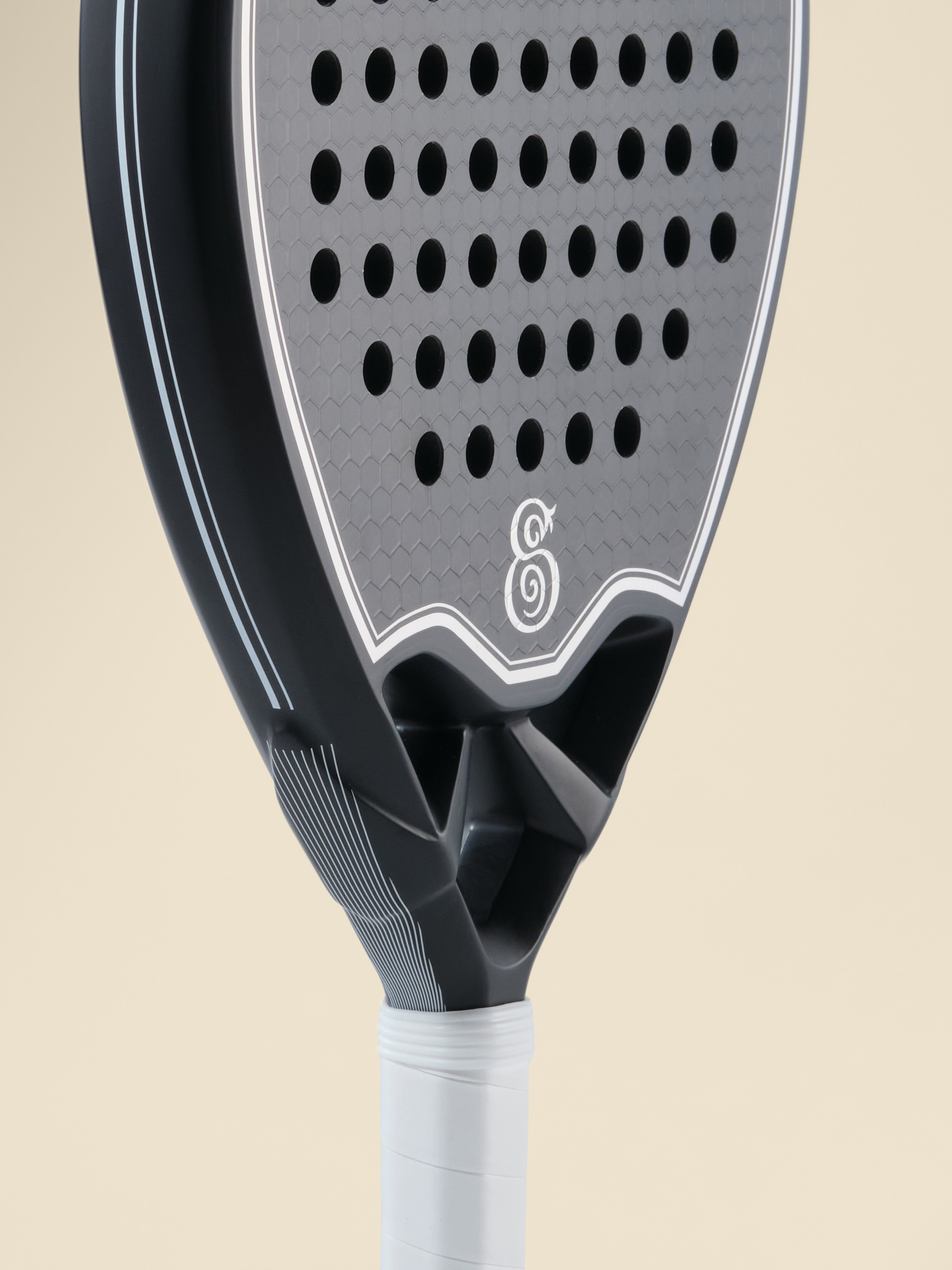 Eterna Sports Tribeca Laser Black Matte padel racket, detail 4