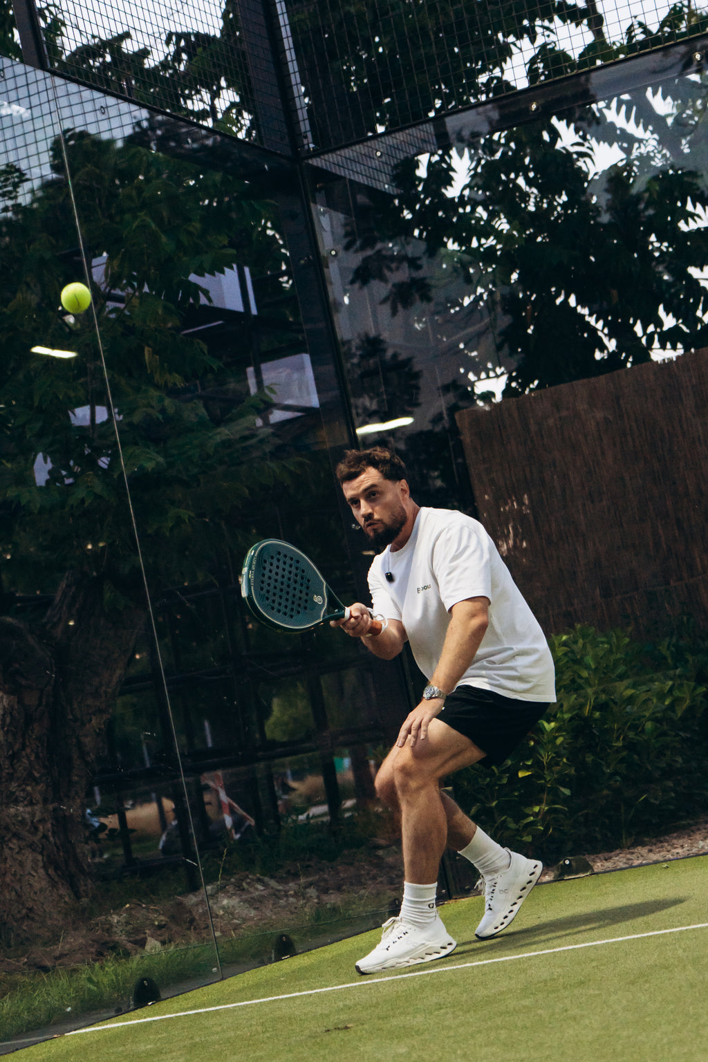 Eterna Sports Bel Air Green Glossy padel racket, on-court 3
