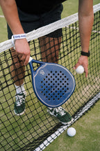 Eterna Sports Soho Blue Glossy padel racket, on-court 2