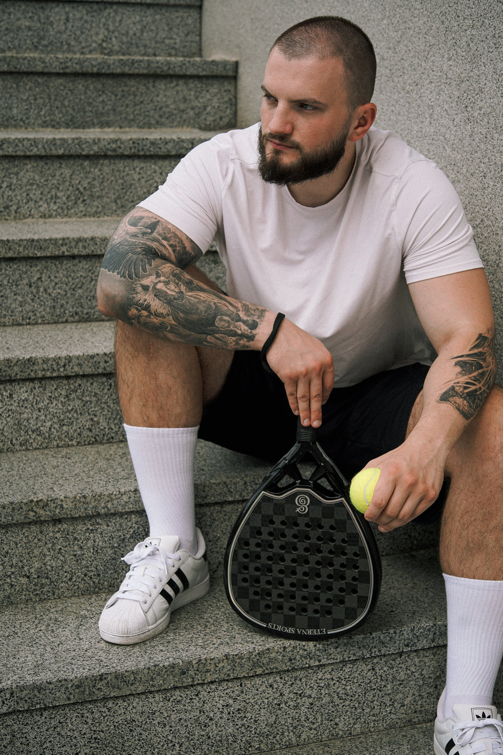 Eterna Sports Tribeca Laser Black Matte padel racket, on-court 1
